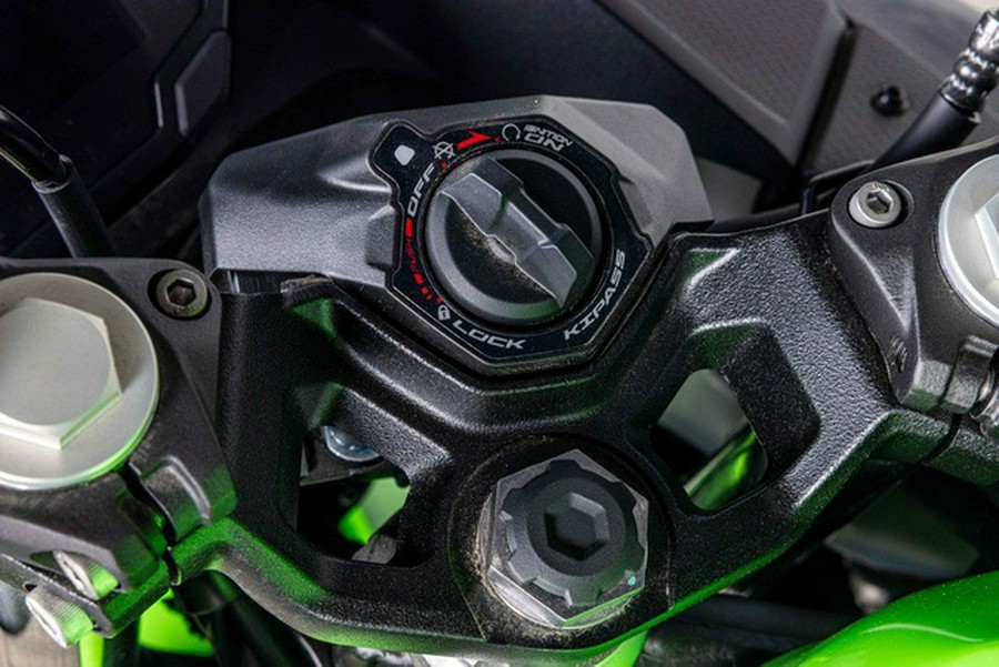 2025 Kawasaki Ninja 500 KRT Edition SE ABS