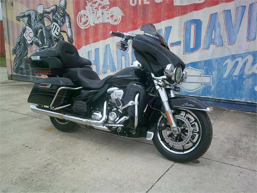 2017 Harley-Davidson® FLHTKL - Ultra Limited Low