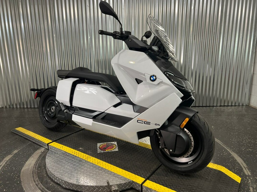 2024 BMW Motorrad CE 04