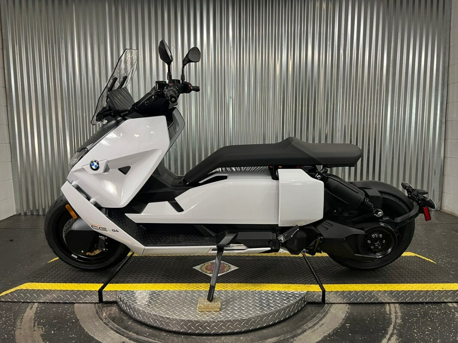 2024 BMW Motorrad CE 04
