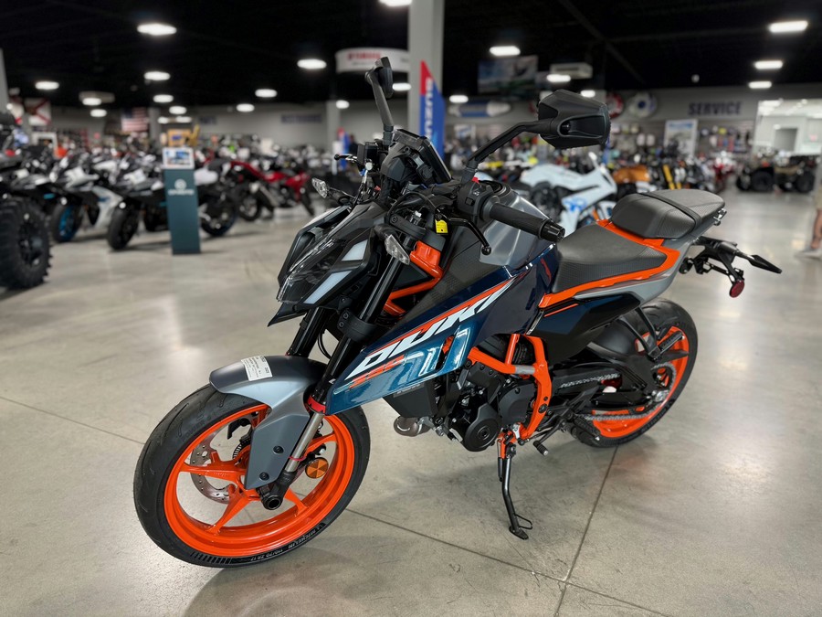 2025 KTM Duke 390
