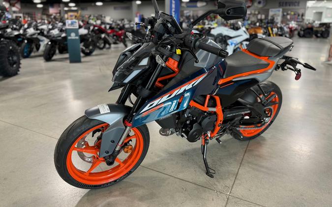 2025 KTM Duke 390
