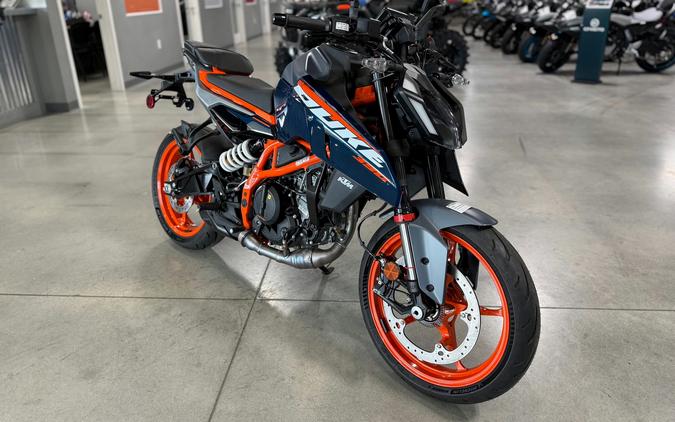 2025 KTM Duke 390
