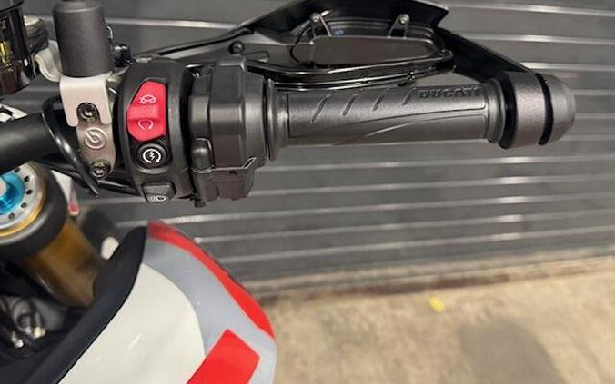 2027 Ducati HYPERMOTARD V2 SP