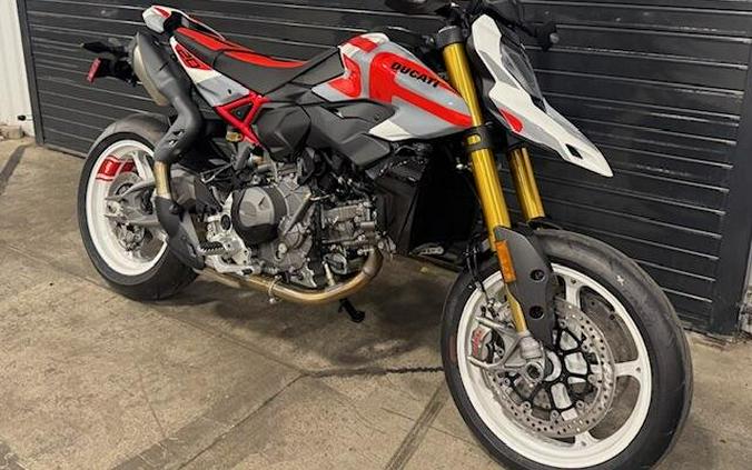 2027 Ducati HYPERMOTARD V2 SP