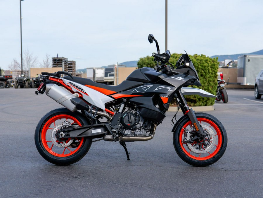 2024 KTM SMT 890