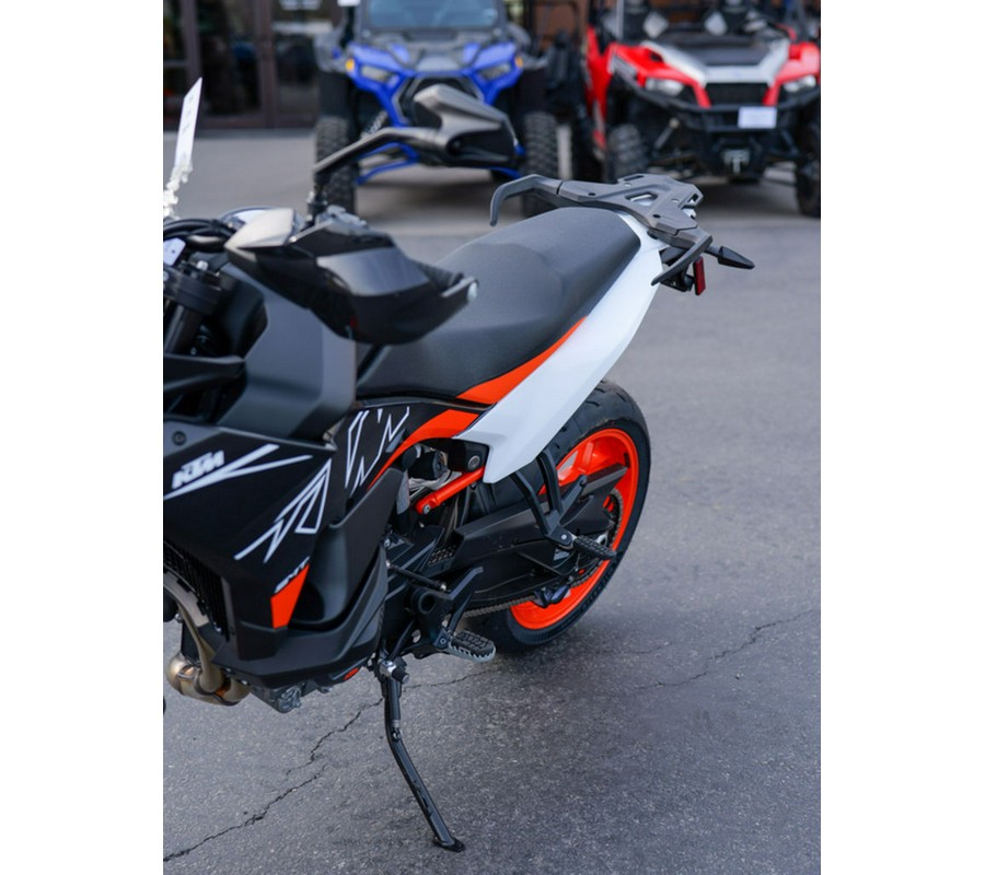 2024 KTM SMT 890