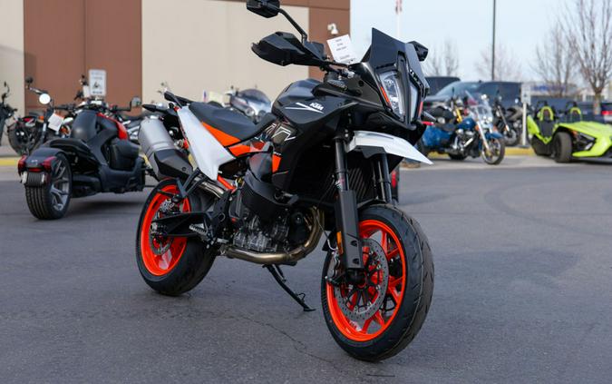 2024 KTM SMT 890