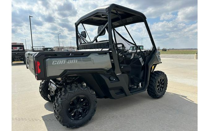 2024 Can-Am Defender XT HD7