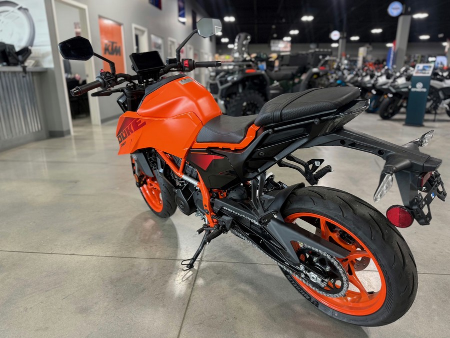 2025 KTM Duke 390