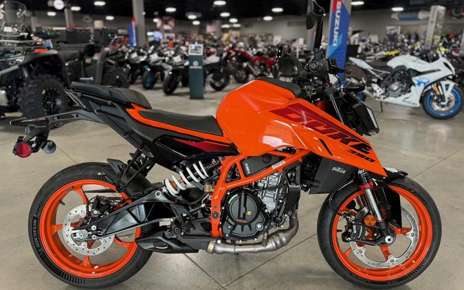 2025 KTM Duke 390