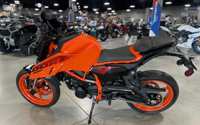 2025 KTM Duke 390