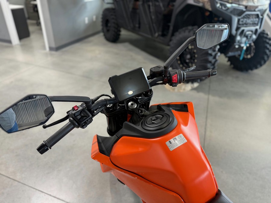 2025 KTM Duke 390