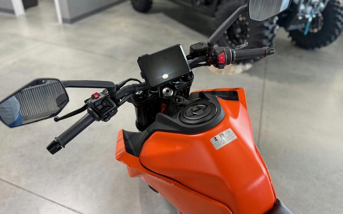 2025 KTM Duke 390