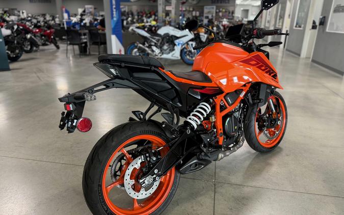 2025 KTM Duke 390