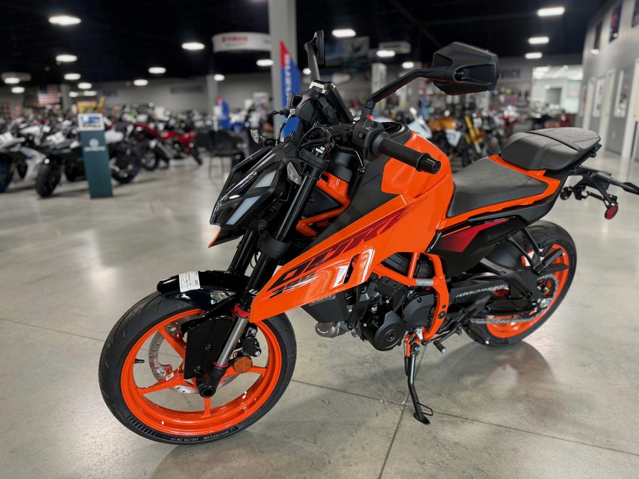 2025 KTM Duke 390
