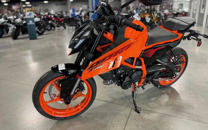 2025 KTM Duke 390