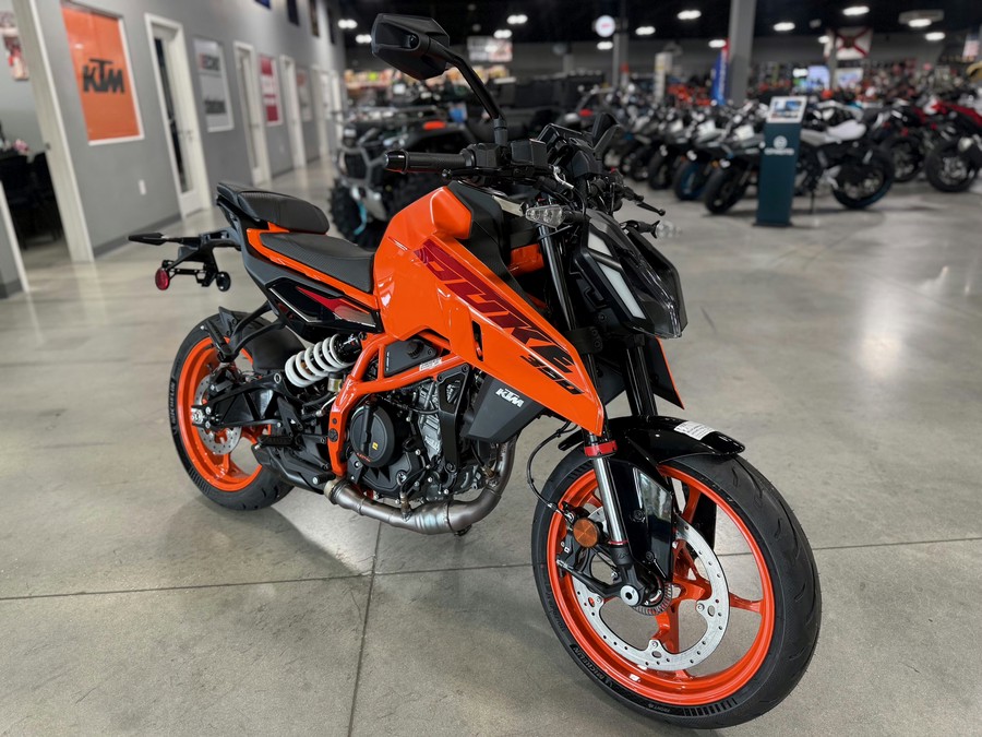 2025 KTM Duke 390