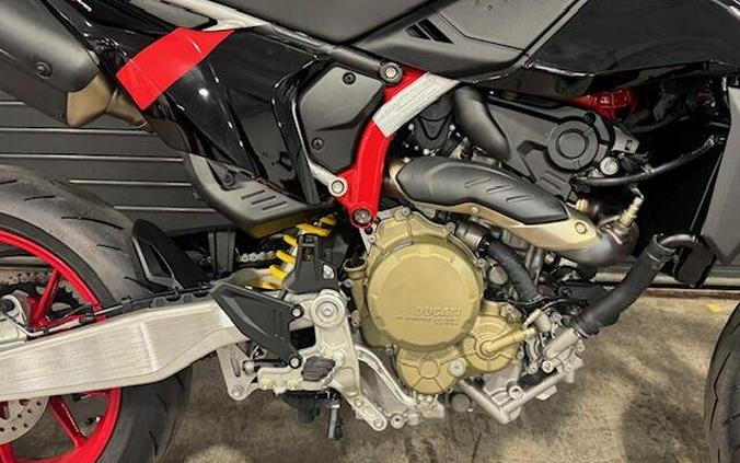 2027 Ducati HYPERMOTARD 698 MONO NERA