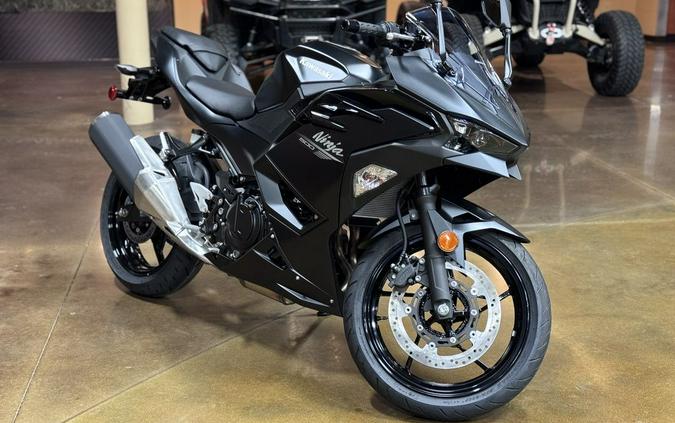 2026 Kawasaki Ninja® 500 Metallic Flat Spark Black