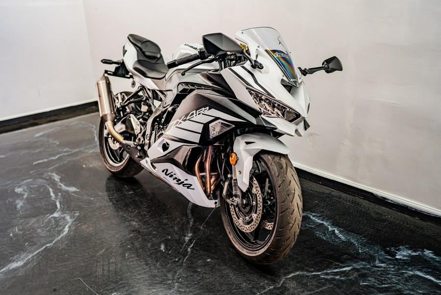2025 Kawasaki Ninja® ZX™-4RR ABS