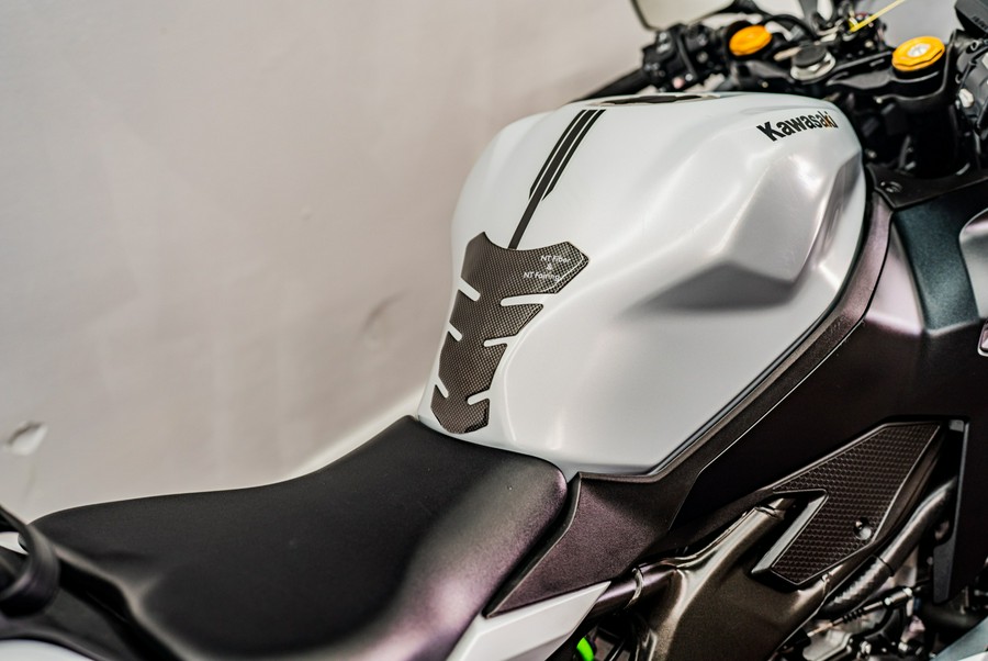2025 Kawasaki Ninja® ZX™-4RR ABS