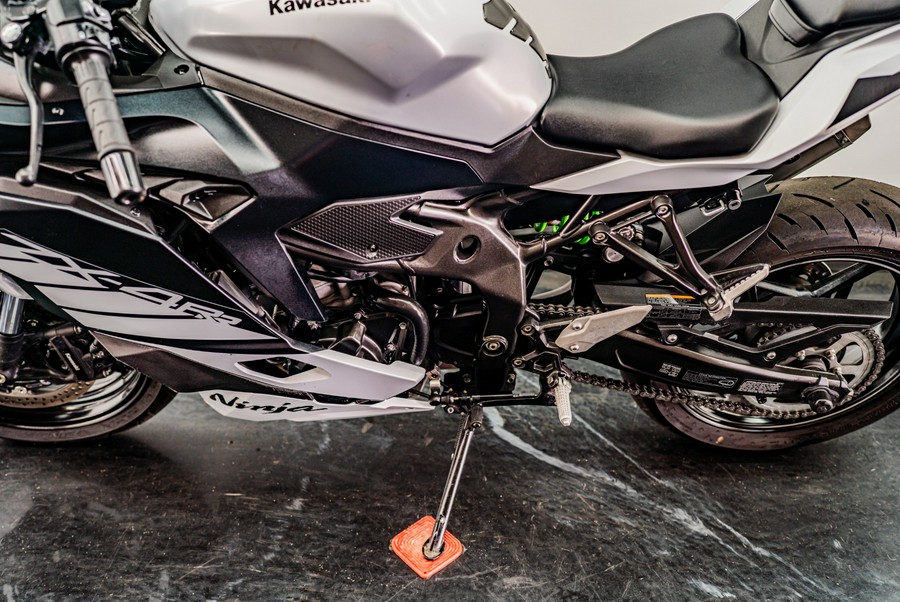 2025 Kawasaki Ninja® ZX™-4RR ABS