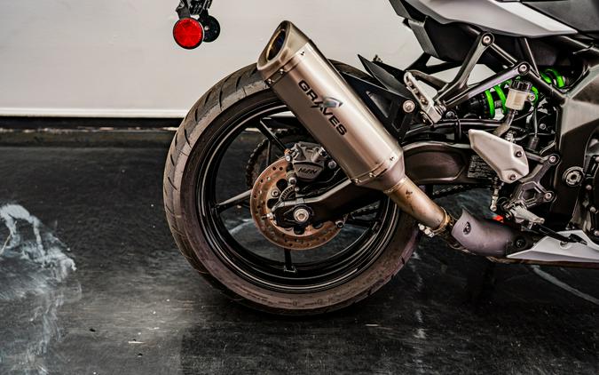 2025 Kawasaki Ninja® ZX™-4RR ABS