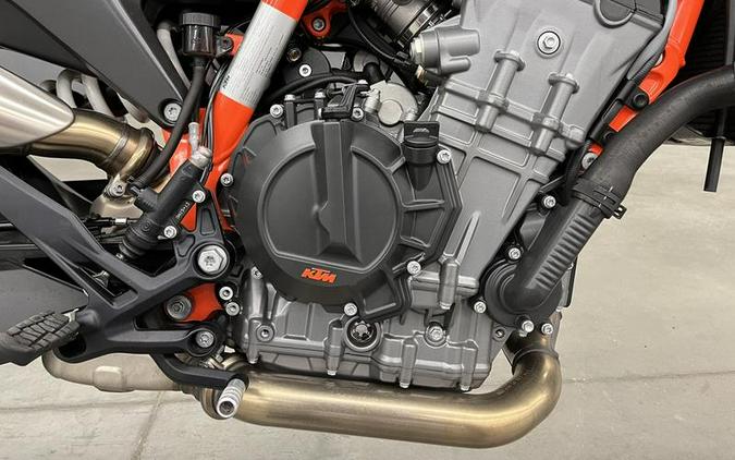 2020 KTM 890 Duke R