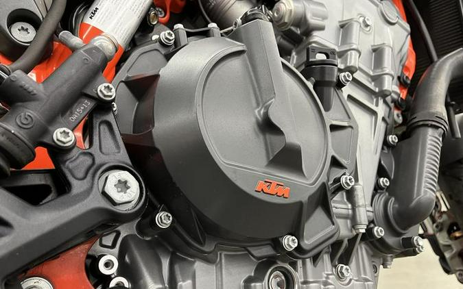 2020 KTM 890 Duke R