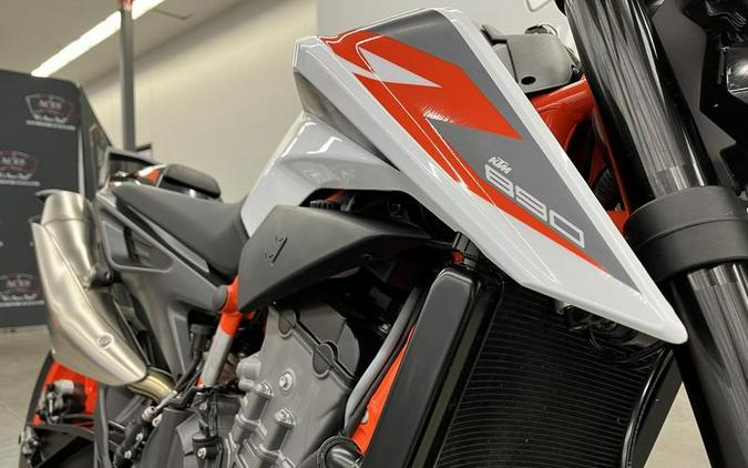 2020 KTM 890 Duke R