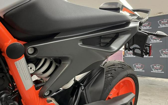 2020 KTM 890 Duke R