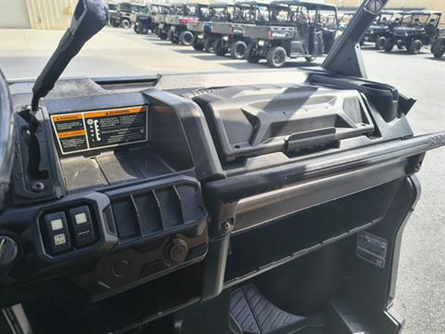 2019 Can-Am Defender DPS HD8