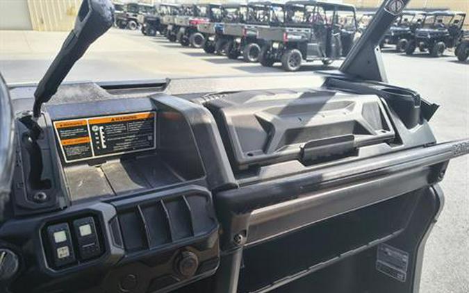 2019 Can-Am Defender DPS HD8