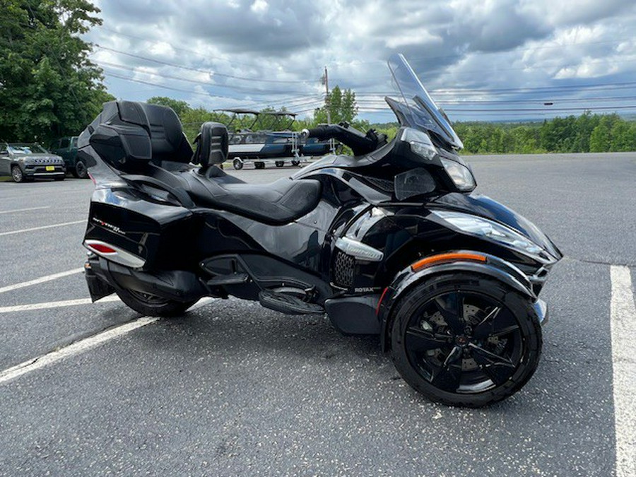 2015 Can-Am Spyder® RT-S - SE6