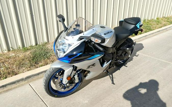 New 2026 SUZUKI GSXR600