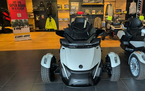 2026 Can-Am RD SPYDER RT STS 1330 SE6 WH SE 26 Base