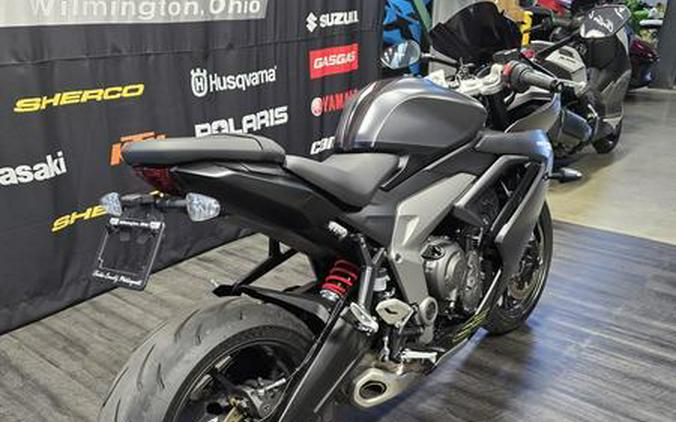 2025 Triumph Daytona 660 Snowdonia White/Sapphire Black