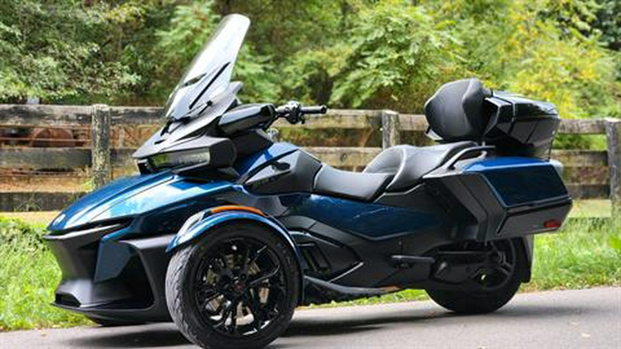 2023 Can-Am SPYDER RT