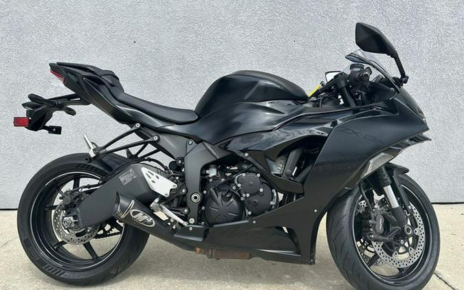 2024 Kawasaki Ninja ZX-6R Metallic Flat Spark Black/Ebony