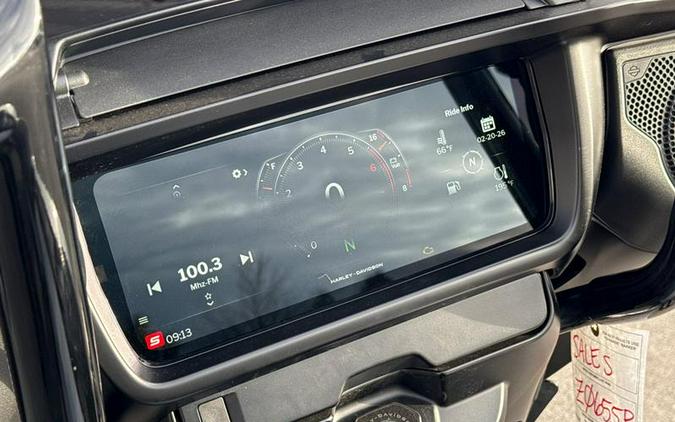 2024 Harley-Davidson® Street Glide® Base