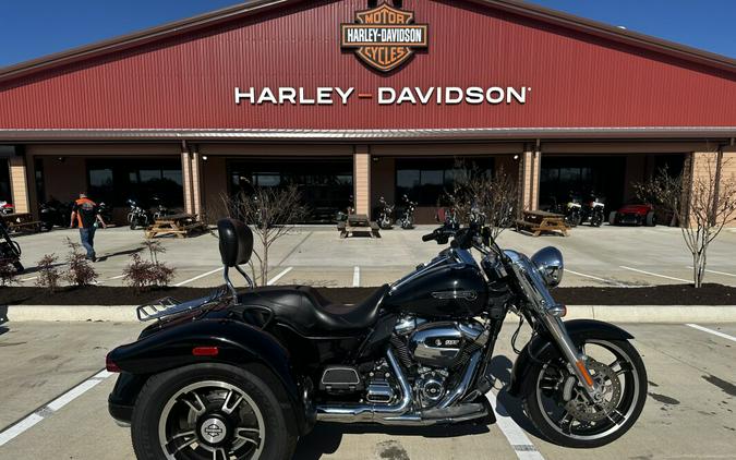 2018 Harley-Davidson Freewheeler Vivid Black