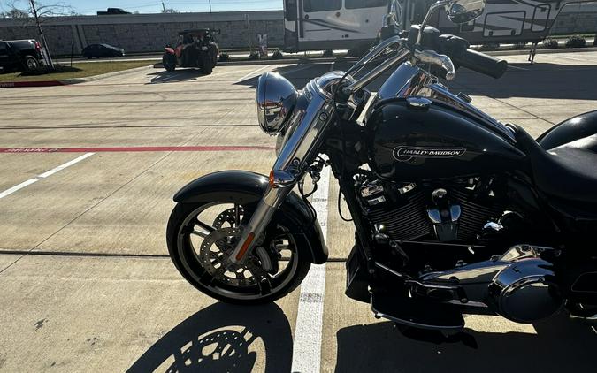 2018 Harley-Davidson Freewheeler Vivid Black