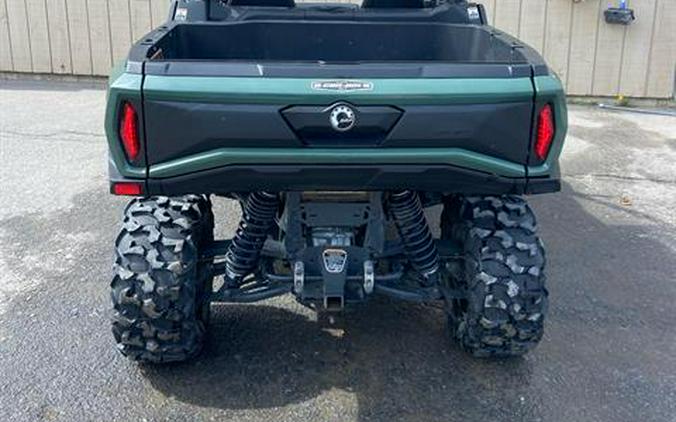 2024 Can-Am Commander DPS 700