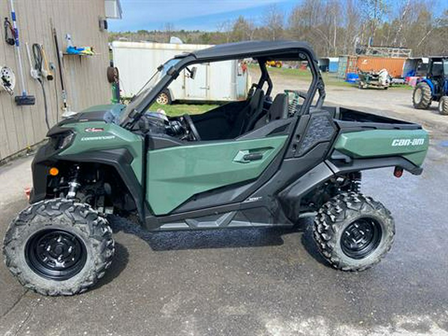 2024 Can-Am Commander DPS 700