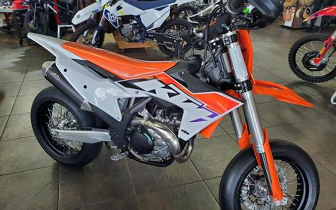 2023 KTM 450 SMR First Look [8 Fast Facts, 30 Photos, Specs]