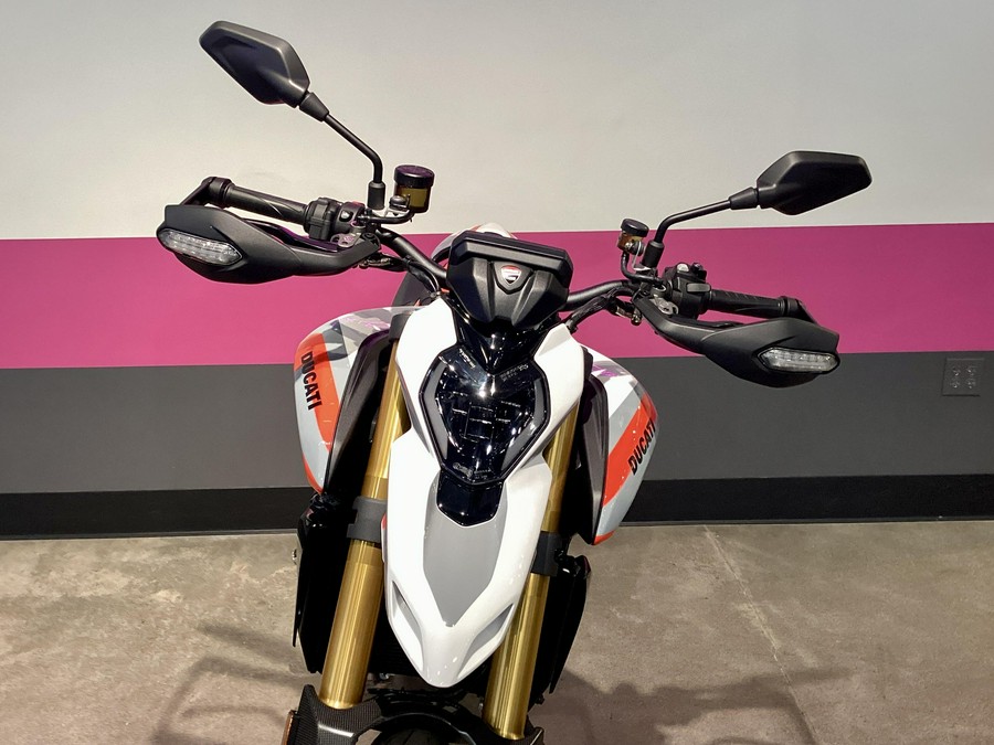 2026 Ducati Hypermotard V2