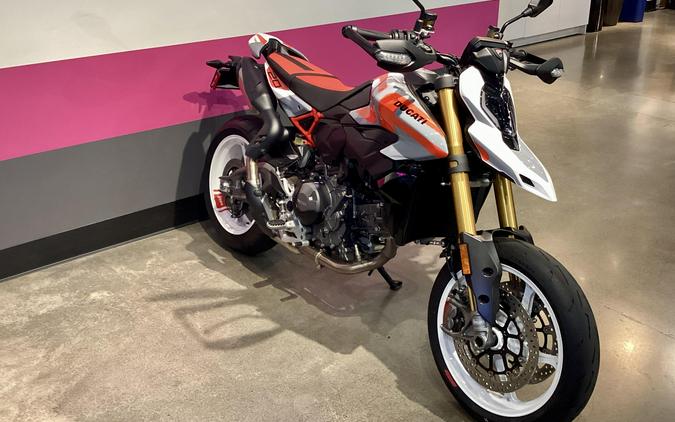 2026 Ducati Hypermotard V2