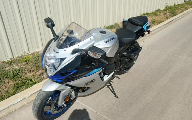 New 2026 SUZUKI GSXR600