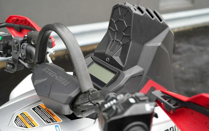 2026 Can-Am® Renegade X mr 1000 R Hyper Silver & Legion Red
